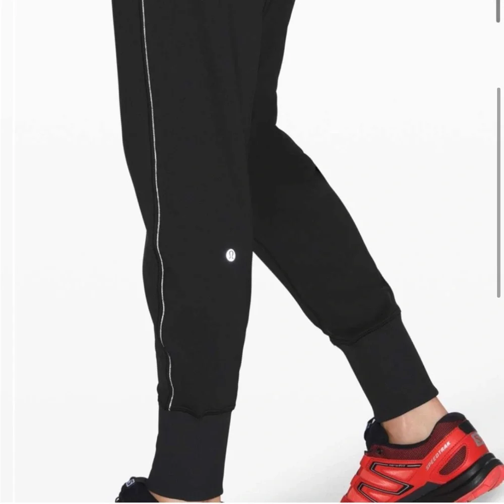 Lululemon Flurry Up Jogger high rise thermal reflective trim fleece interior 6 - Picture 8 of 16